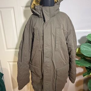 Eddie Bauer Men's Khaki Puffer Jacket with Gold Lining